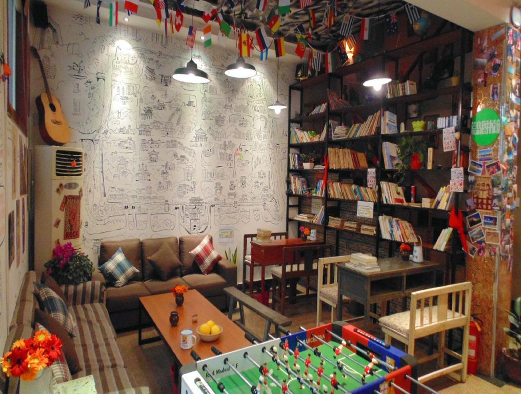 Hua Qiu Ku Youth Hostel East Street Branch Xian Bagian luar foto