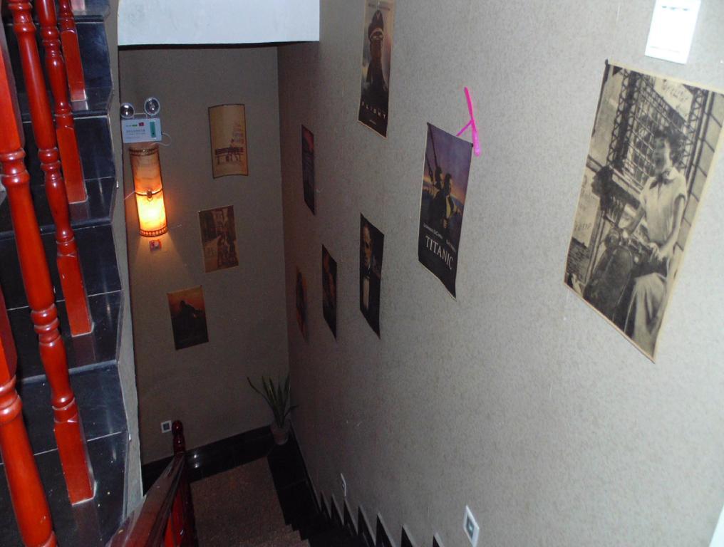 Hua Qiu Ku Youth Hostel East Street Branch Xian Bagian luar foto